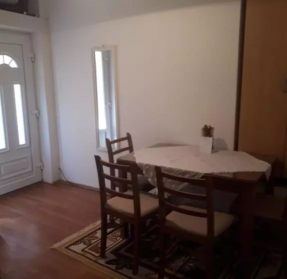 هاستل Apartments And Rooms Lena