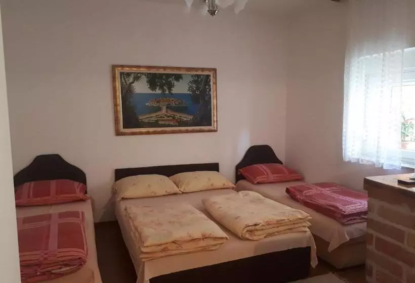 هاستل Apartments And Rooms Lena