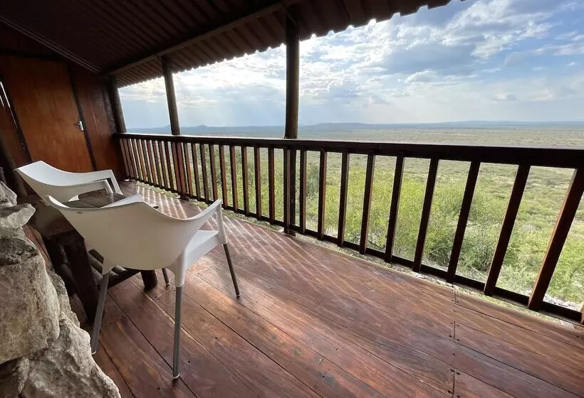 هتل Aloegrove Safari Lodge