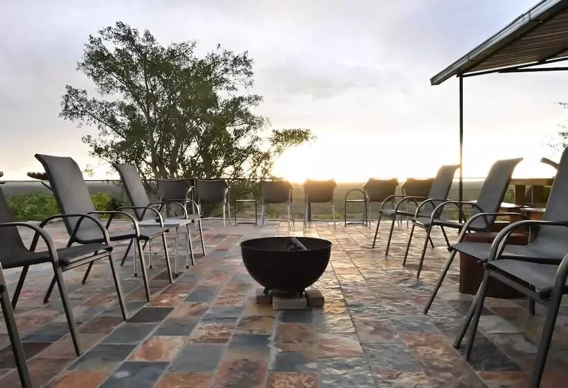 هتل Aloegrove Safari Lodge