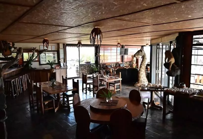 هتل Aloegrove Safari Lodge