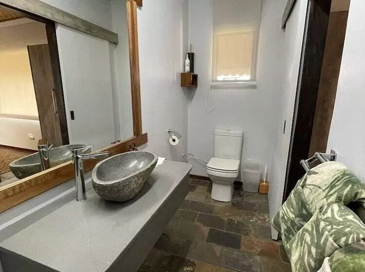 هتل Aloegrove Safari Lodge