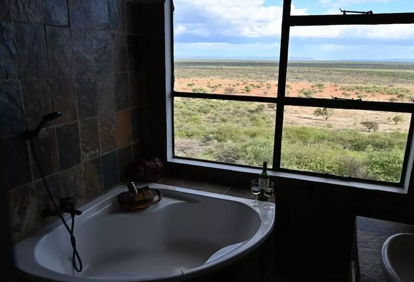 هتل Aloegrove Safari Lodge