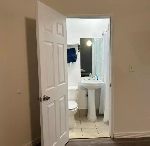 Hotelli Budget Inn Hollywood