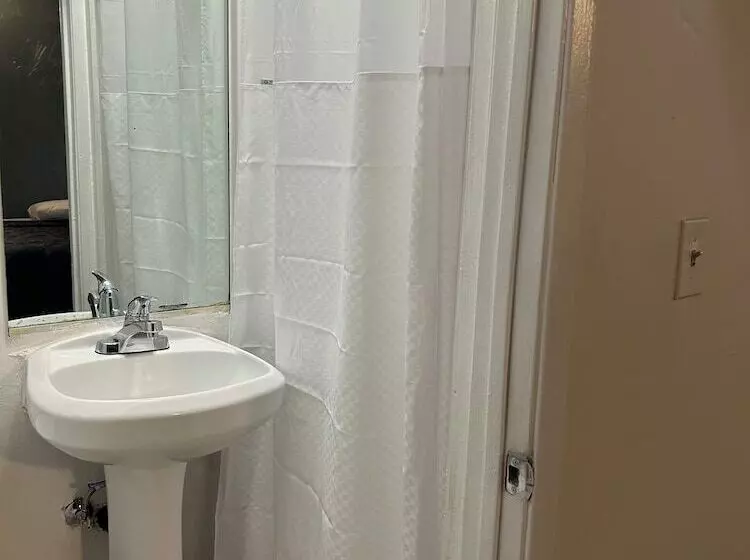 Hotelli Budget Inn Hollywood