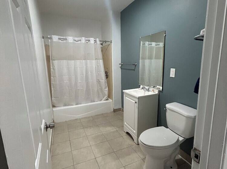 هتل Budget Inn Hollywood