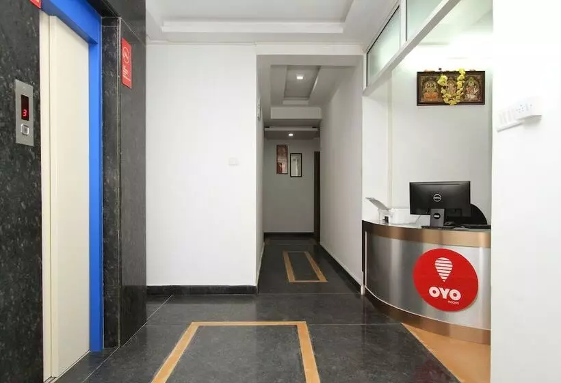 ホテル Oyo 4767 Royal Park