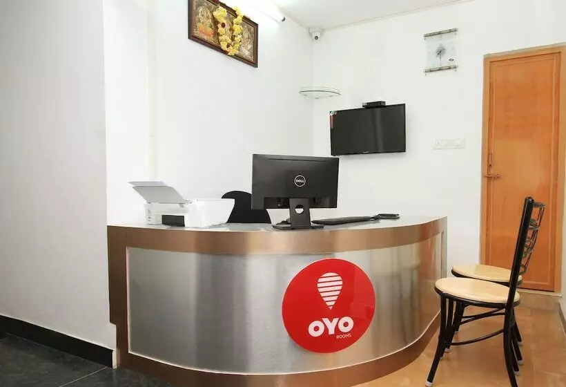 ホテル Oyo 4767 Royal Park