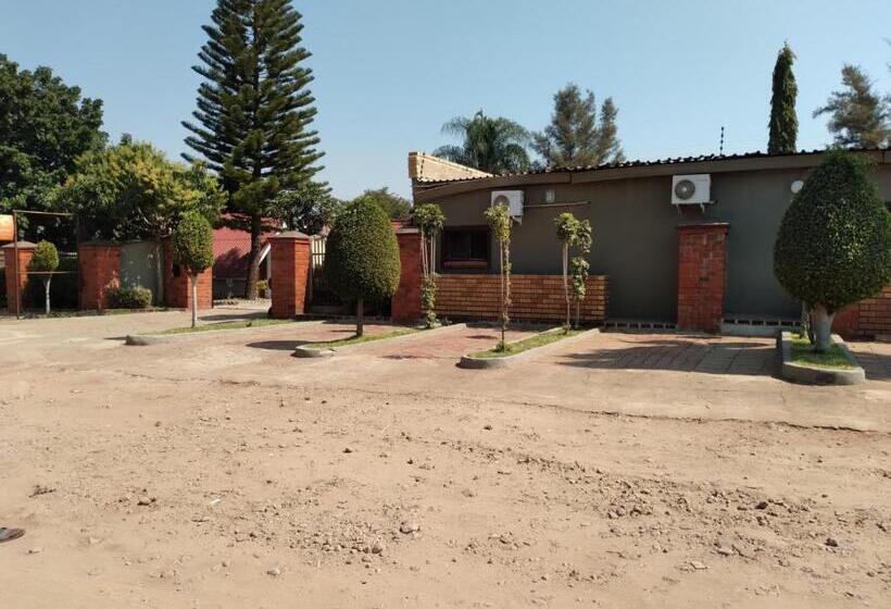 هتل Sunset Junction Lodges & Tours