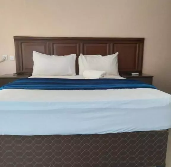 هتل Sunset Junction Lodges & Tours