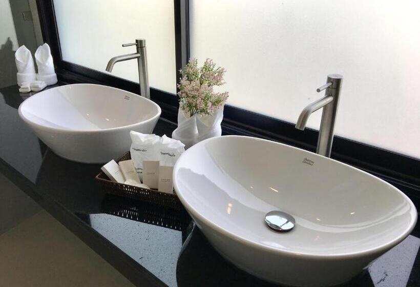 בית מלון כפרי The Pat