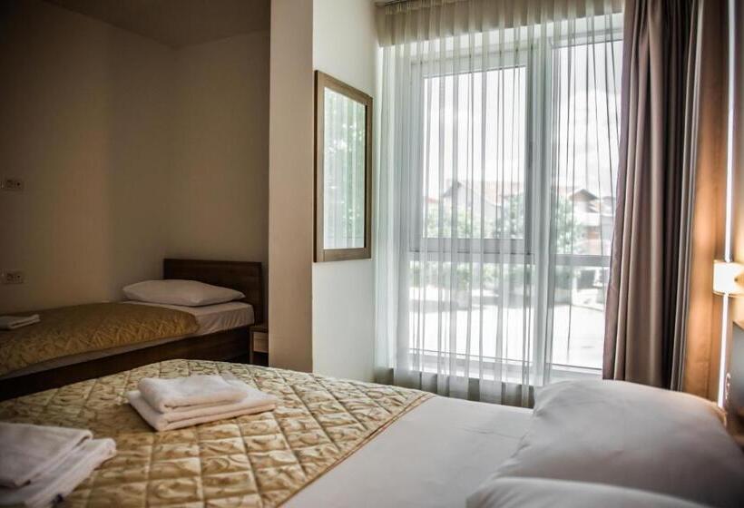 پانسیون Martin