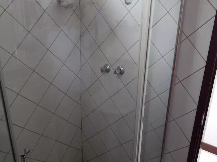 Majatalo Marumadi   Planeta Mocambique