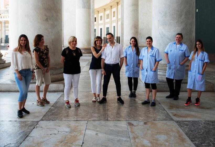 تختخواب و صبحانه Chiaia Relax