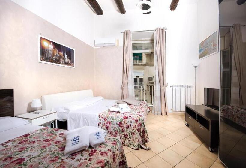 تختخواب و صبحانه Chiaia Relax