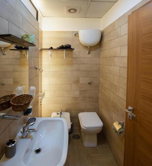 تختخواب و صبحانه Chiaia Relax