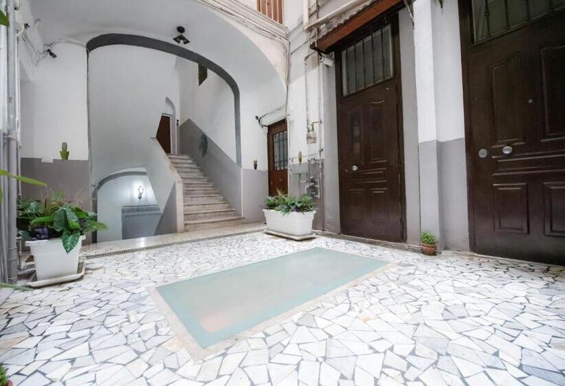 تختخواب و صبحانه Chiaia Relax