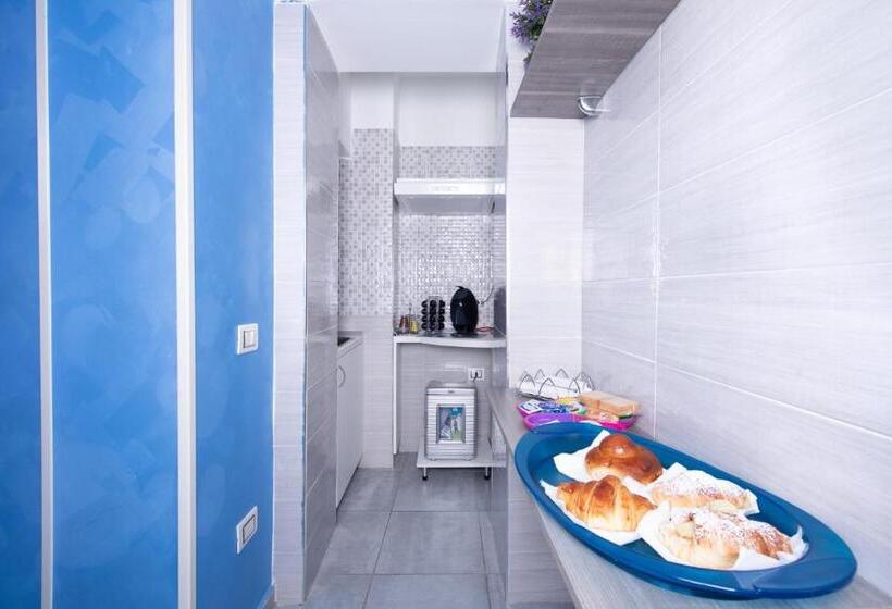 تختخواب و صبحانه Chiaia Relax