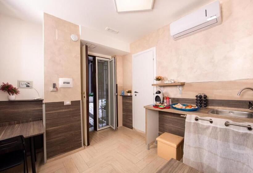 تختخواب و صبحانه Chiaia Relax