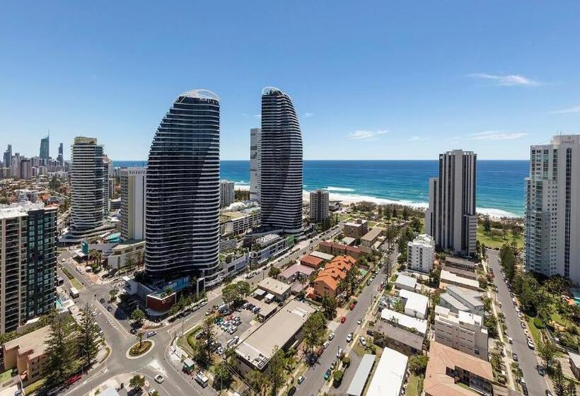 בית מלון כפרי Avani Broadbeach Residences