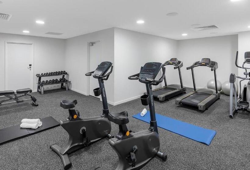 בית מלון כפרי Avani Broadbeach Residences