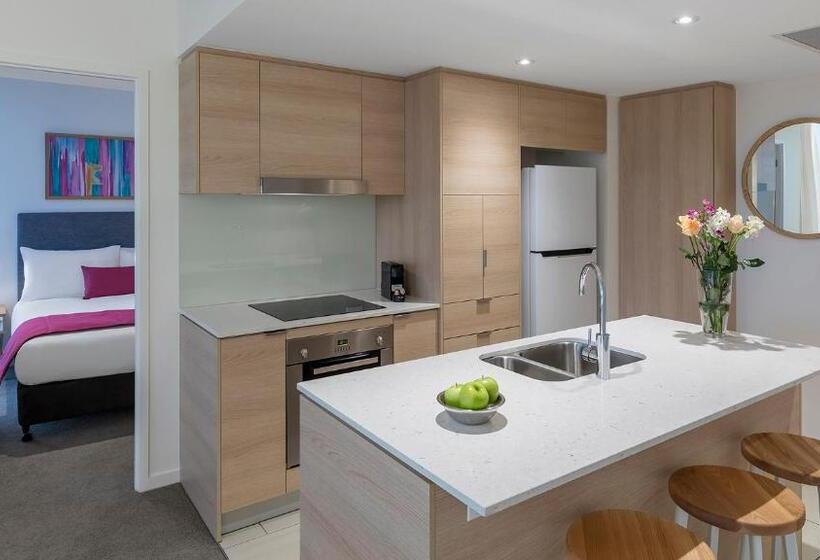 בית מלון כפרי Avani Broadbeach Residences