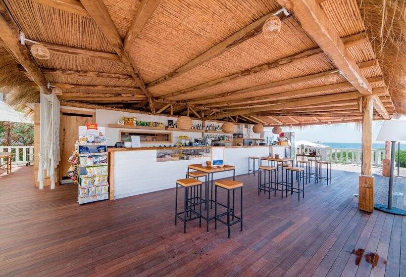 호텔 Cumeja Beach Club &