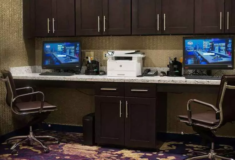 ホテル Hampton Inn & Suites By Hilton Warrington Horsham