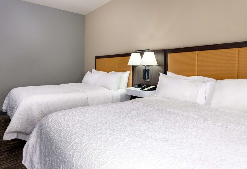 Отель Hampton Inn & Suites Tallahassee Capitol   University