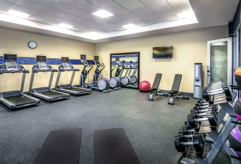 ホテル Hampton Inn & Suites Tallahassee Capitol   University