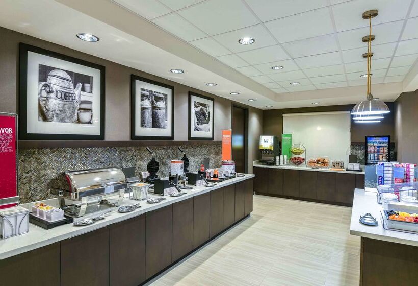 Отель Hampton Inn & Suites Tallahassee Capitol   University