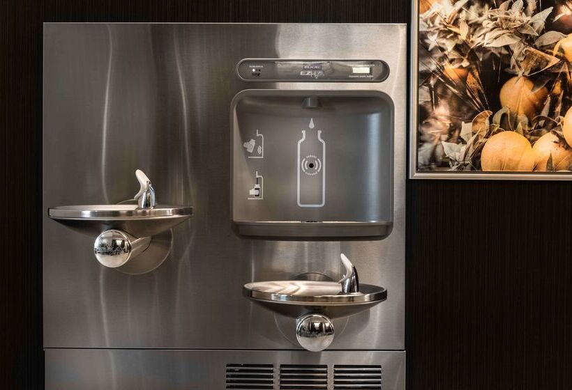 Отель Hampton Inn & Suites Tallahassee Capitol   University