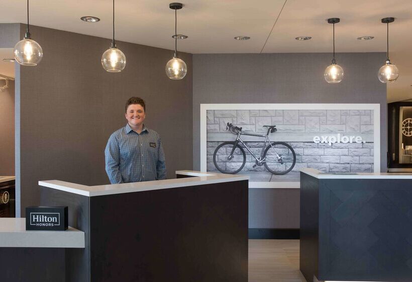 Отель Hampton Inn & Suites Tallahassee Capitol   University