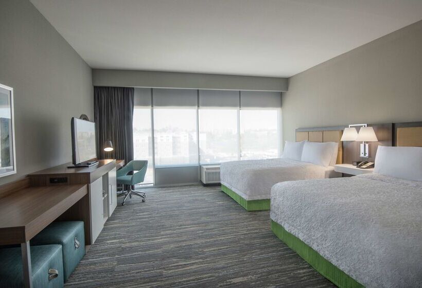 Отель Hampton Inn & Suites Tallahassee Capitol   University