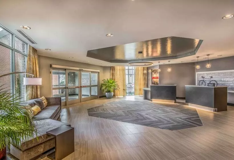 ホテル Hampton Inn & Suites Tallahassee Capitol   University