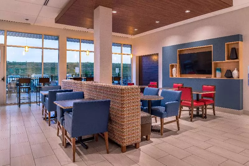 Hotelli Holiday Inn Express & Suites Farmville, An Ihg