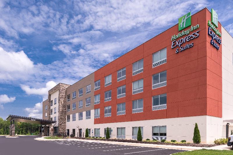 فندق Holiday Inn Express & Suites Farmville, An Ihg