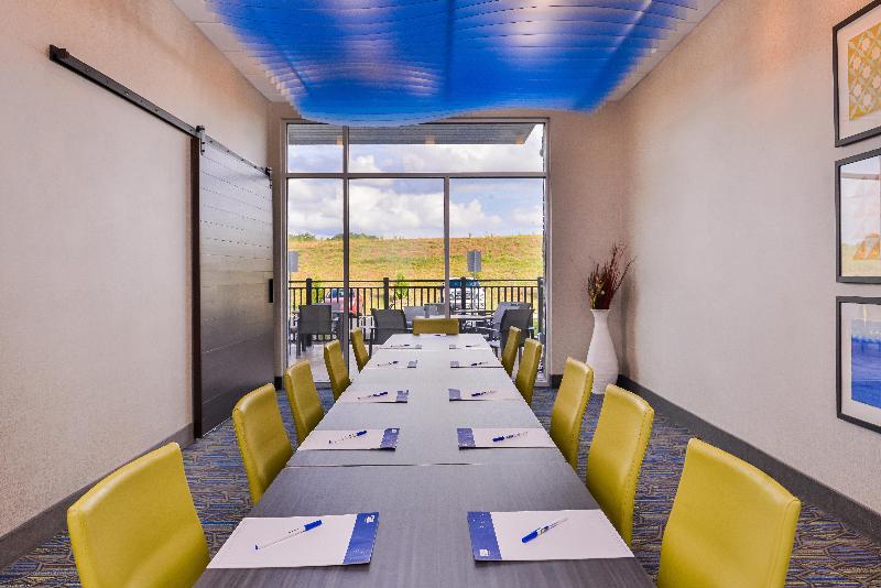 فندق Holiday Inn Express & Suites Farmville, An Ihg