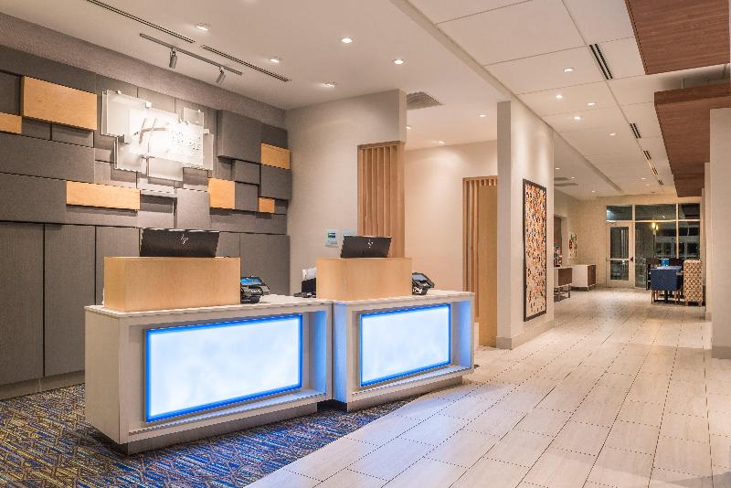 فندق Holiday Inn Express & Suites Farmville, An Ihg