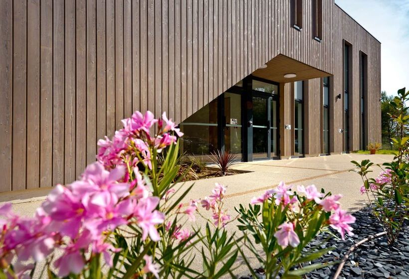 Отель Kyriad Résidence Cabriès Plan De Campagne