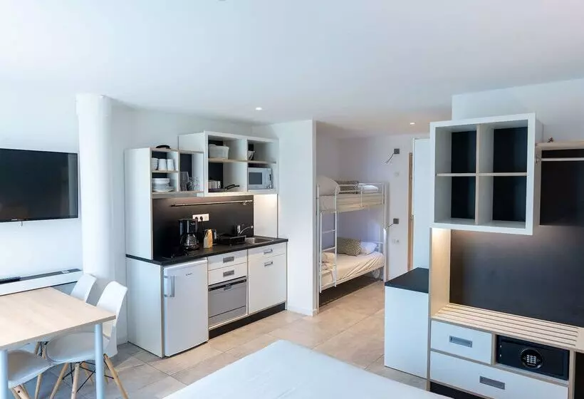 Hotelli Kyriad Résidence Cabriès   Plan De Campagne