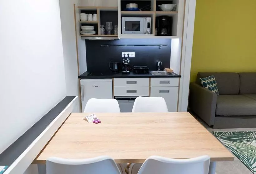 Hotelli Kyriad Résidence Cabriès   Plan De Campagne