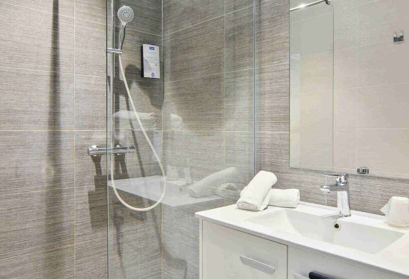 Отель Kyriad Résidence Cabriès Plan De Campagne