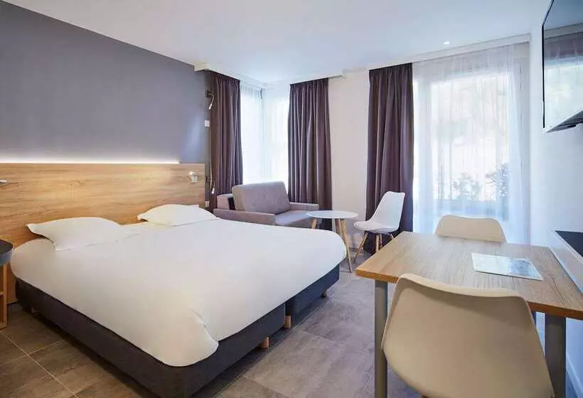 Hotelli Kyriad Résidence Cabriès   Plan De Campagne