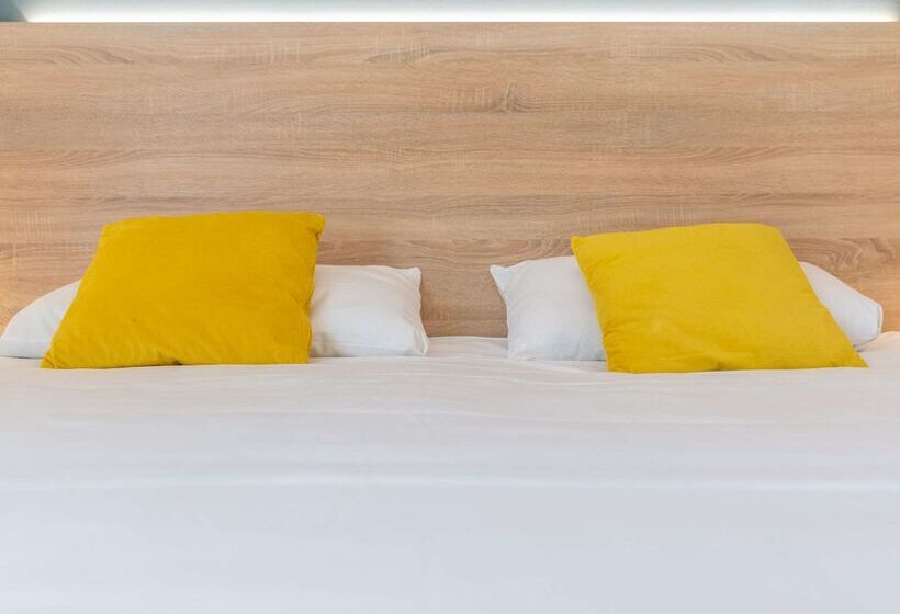 Отель Kyriad Résidence Cabriès Plan De Campagne