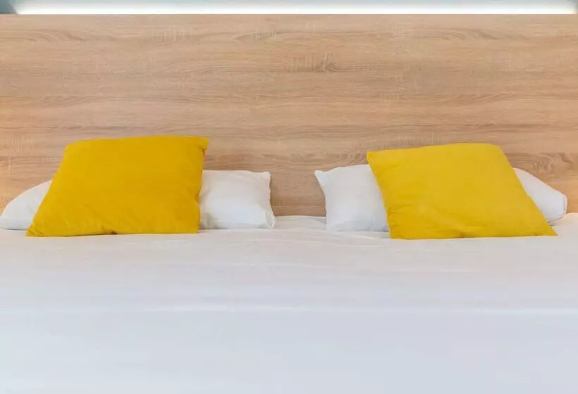 Hotelli Kyriad Résidence Cabriès   Plan De Campagne