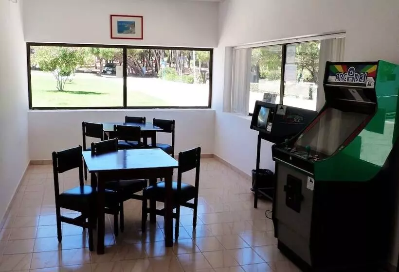 ホテル Parque De Campismo Orbitur Sagres