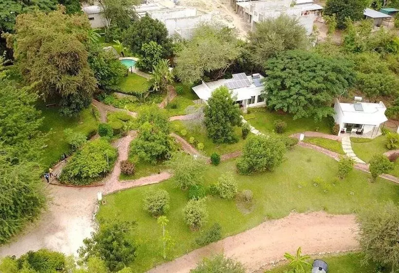 هتل Tambuti Lodge