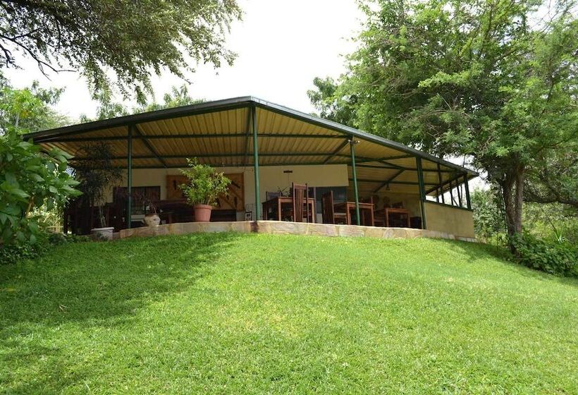 هتل Tambuti Lodge