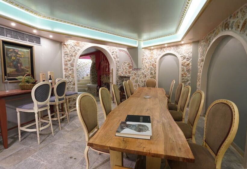 فندق Acropolian Spirit Boutique